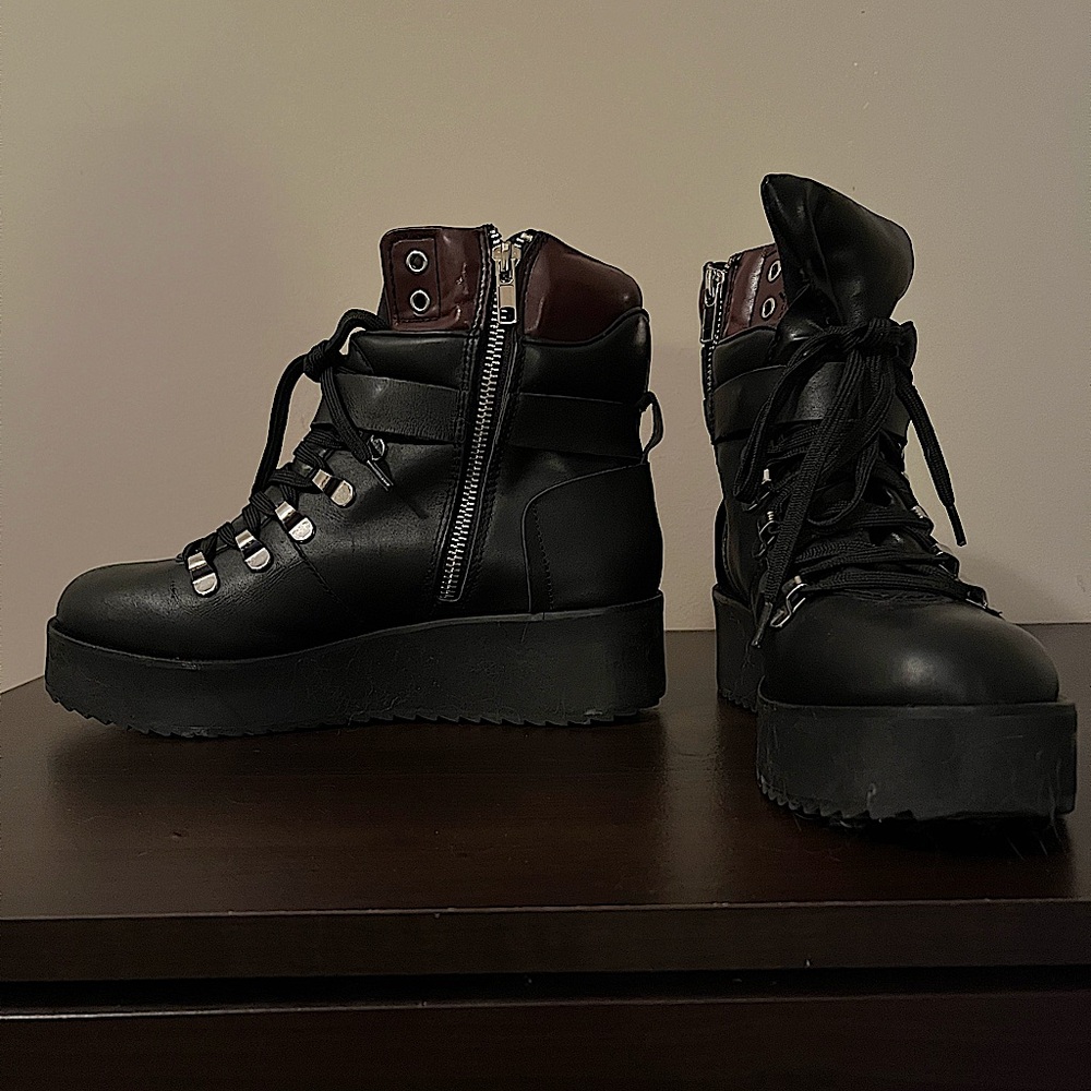 Platform Steve Madden black boots